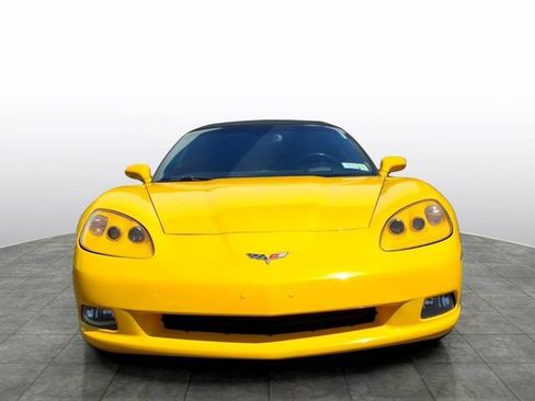 Used 2005 Chevrolet Corvette Convertible w/ Preferred Equipment Group RWD image 2