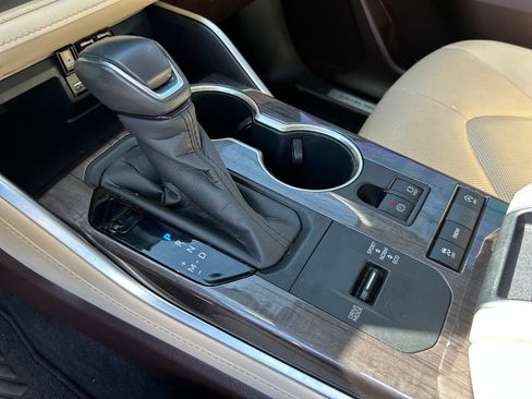 Used 2020 Toyota Highlander Limited image 22