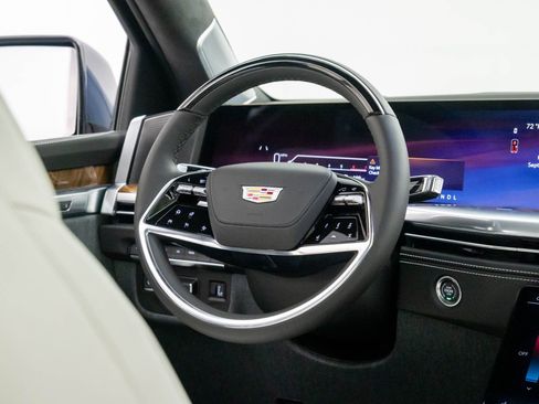 New 2026 Cadillac Escalade Platinum Sport w/ LPO, ONYX Package image 12