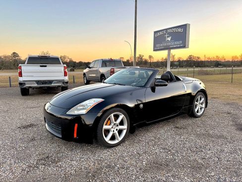 Used 2005 Nissan 350Z Grand Touring image 2