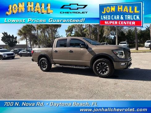 Used 2023 Nissan Titan PRO-4X w/ Pro-4x Convenience Package image 18