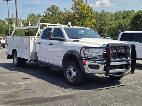 Used 2020 RAM 4500 Tradesman w/ Chrome Appearance Group RWD image 3