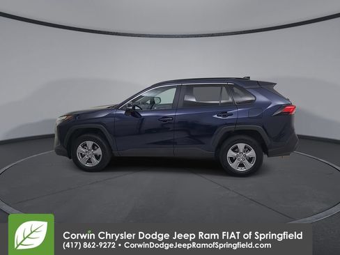 Used 2025 Toyota RAV4 XLE AWD/4WD image 9