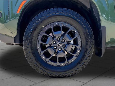 Used 2022 Nissan Frontier SV w/ Technology Package AWD/4WD image 11