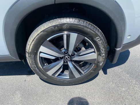 Used 2023 Nissan Rogue SL w/ SL Premium Package FWD image 32