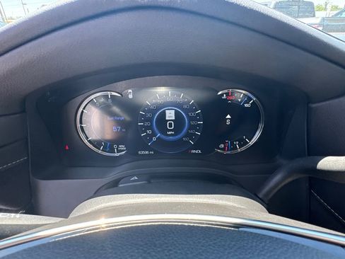 Used 2020 Cadillac Escalade Luxury RWD image 28
