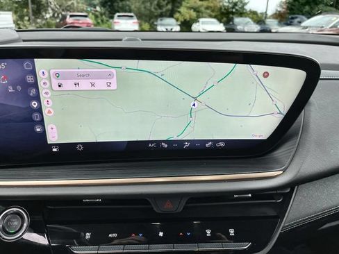 Used 2024 Buick Envision Avenir AWD/4WD image 21