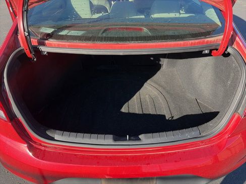 Used 2019 Hyundai Elantra SE image 10