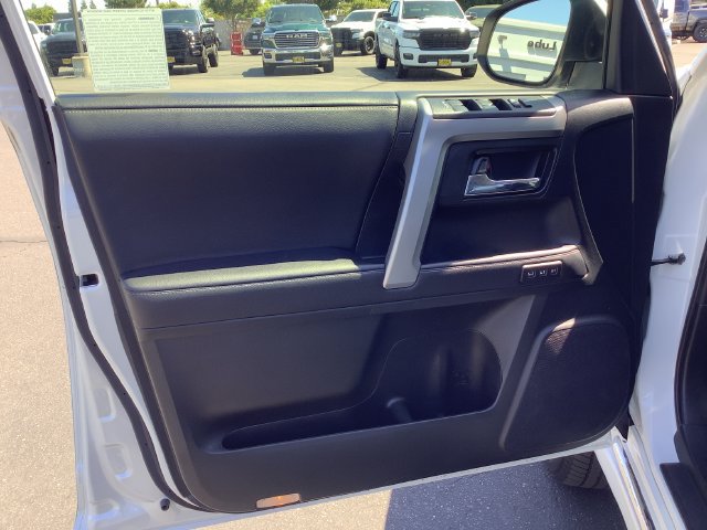 Used 2021 Toyota 4Runner Limited AWD/4WD image 9