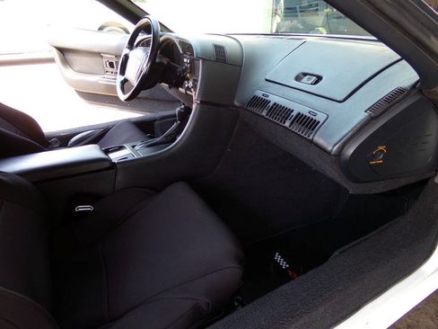 Used 1992 Chevrolet Corvette Convertible RWD image 20