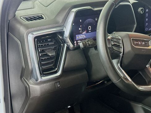 Used 2023 GMC Canyon Elevation image 16