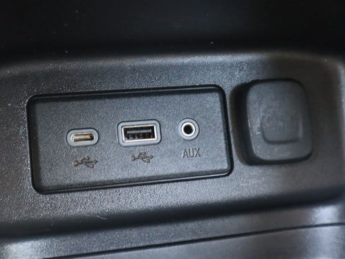 Used 2024 Chevrolet Equinox LS FWD image 29