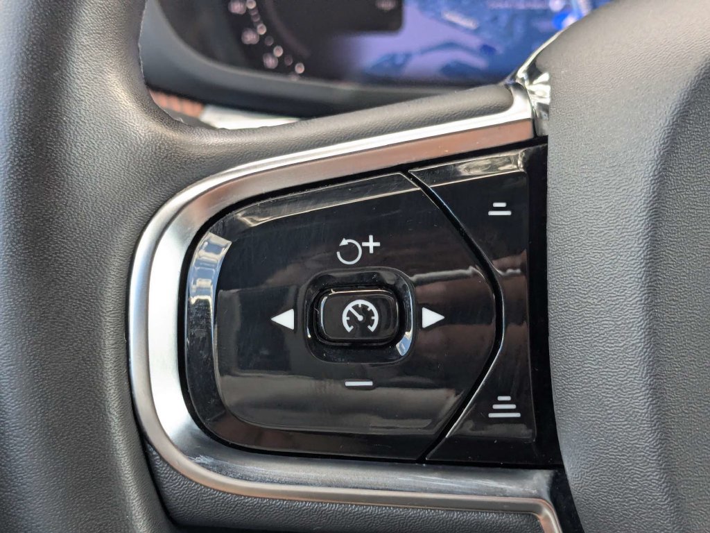 Used 2024 Volvo XC60 B5 Plus w/ Protection Package Premier AWD/4WD image 33