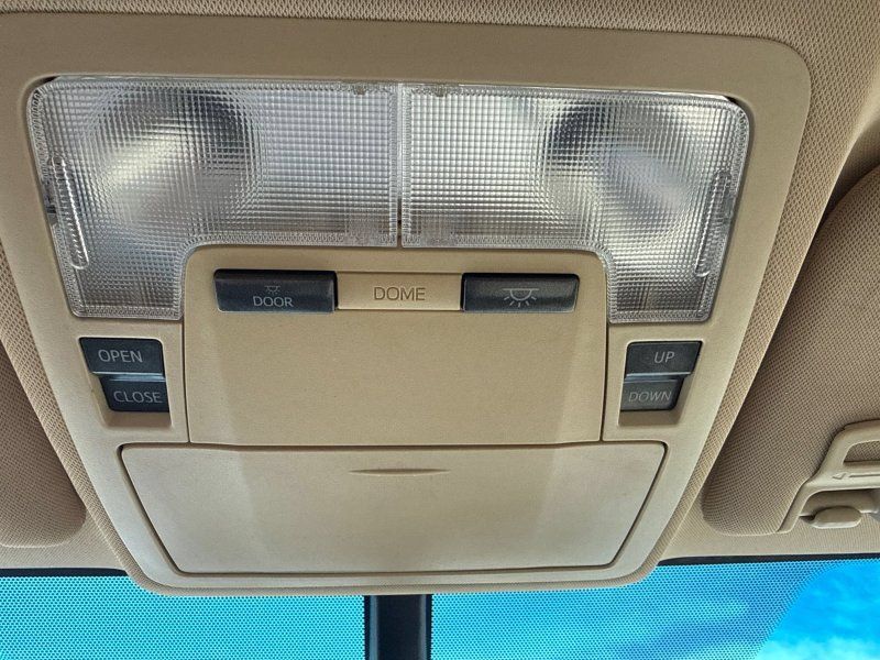 Used 2013 Toyota Avalon XLE Premium FWD image 30