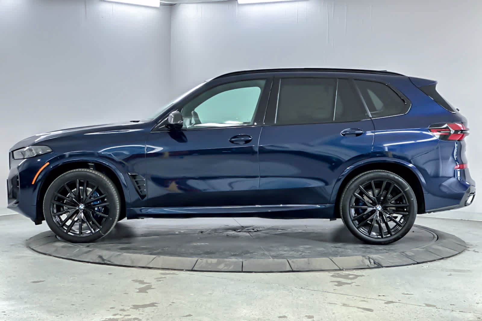 Used 2026 BMW X5 xDrive40i w/ M Sport Package AWD/4WD image 5