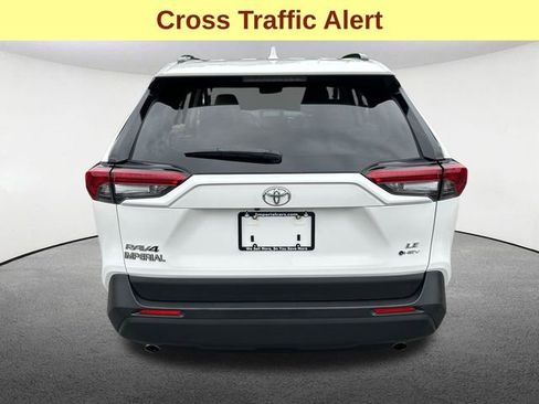 Used 2025 Toyota RAV4 LE AWD/4WD image 9