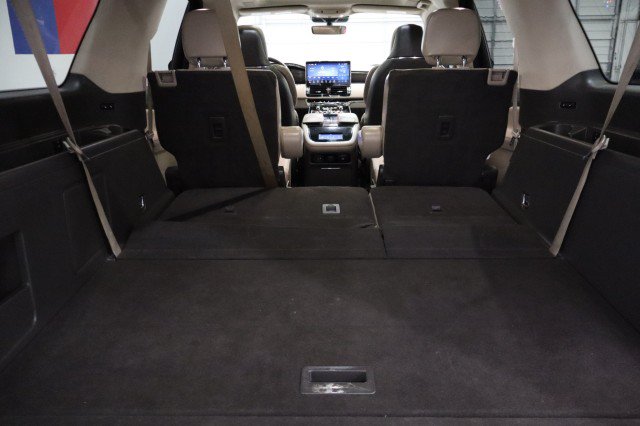 Used 2022 Lincoln Navigator L Reserve RWD image 32