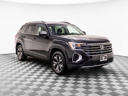 Used 2024 Volkswagen Atlas SE AWD/4WD image 7