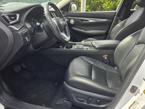 Used 2023 INFINITI QX50 Luxe FWD image 9