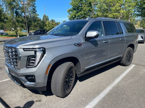 Used 2026 GMC Yukon XL Denali w/ Sun & Power Step Package AWD/4WD image 2