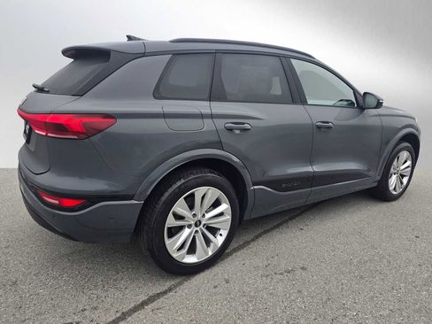 Used 2025 Audi Q6 e-tron Premium w/ Convenience Package image 3