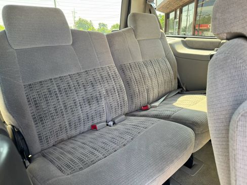 Used 2002 Chevrolet Venture LS FWD image 31