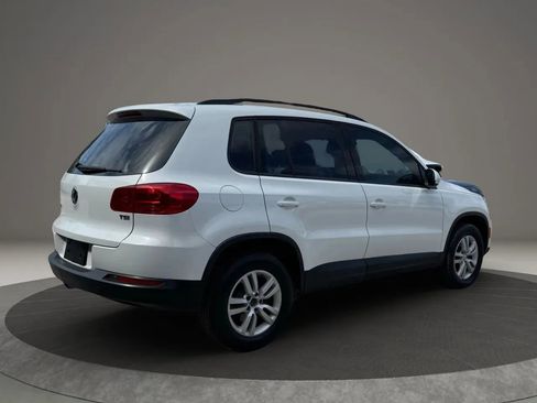 Used 2016 Volkswagen Tiguan S image 11