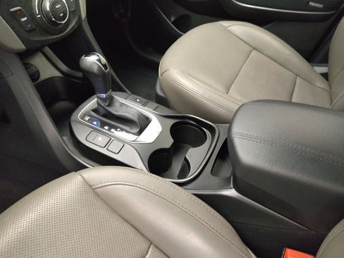 Used 2017 Hyundai Santa Fe Sport image 26