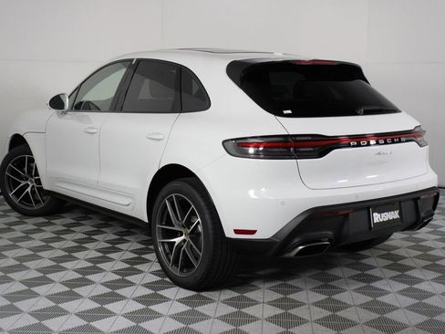 New 2026 Porsche Macan image 3