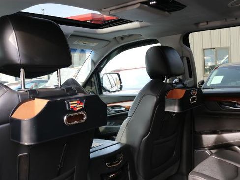 Used 2015 Cadillac Escalade ESV Premium image 20