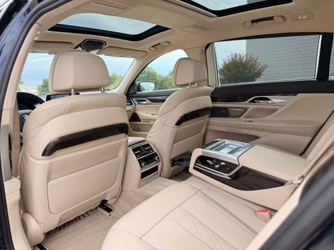 Used 2016 BMW 750i xDrive AWD/4WD image 28