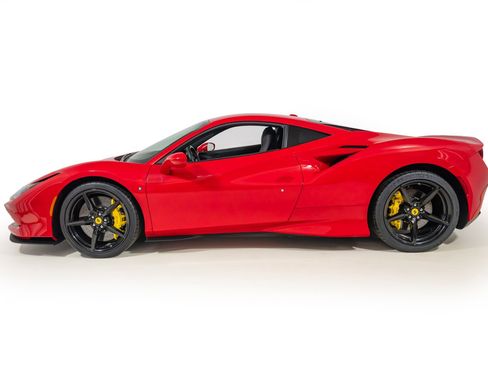 Certified 2021 Ferrari F8 Tributo RWD image 3