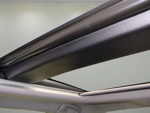 Certified 2018 Toyota Camry XSE FWD image 23