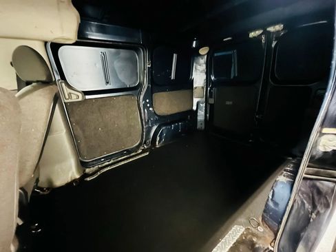 Used 2015 Nissan NV200 SV image 18