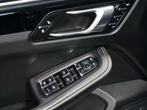 Used 2018 Porsche Macan GTS AWD/4WD image 44