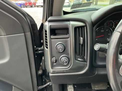 Used 2018 Chevrolet Silverado 1500 LT w/ All Star Edition image 11