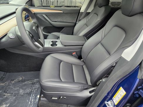 Used 2024 Tesla Model Y Long Range image 14