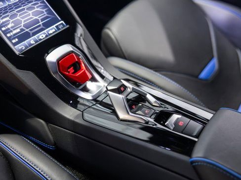 Used 2021 Lamborghini Huracan EVO image 45