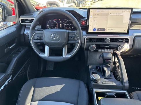 Certified 2025 Toyota Tacoma TRD Off-Road image 21