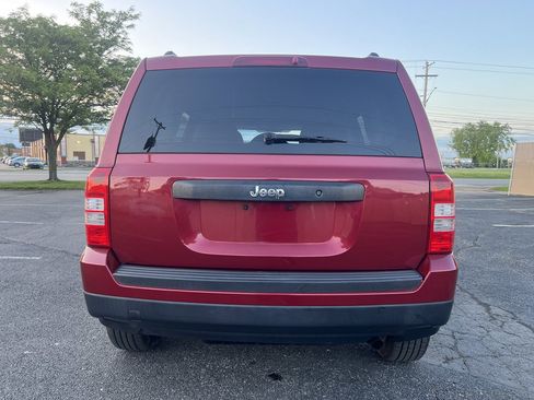 Used 2012 Jeep Patriot Sport w/ Tire & Wheel Group FWD image 4