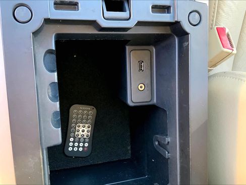 Used 2012 Ford Expedition EL XLT image 34