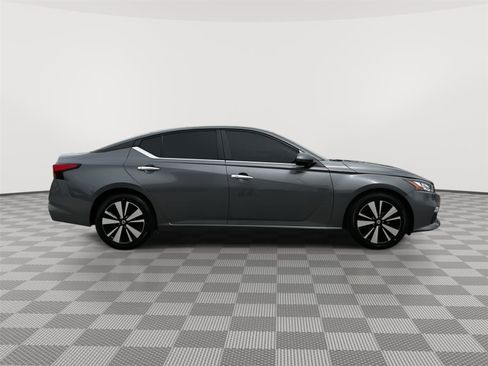 Used 2021 Nissan Altima 2.5 SV FWD image 5