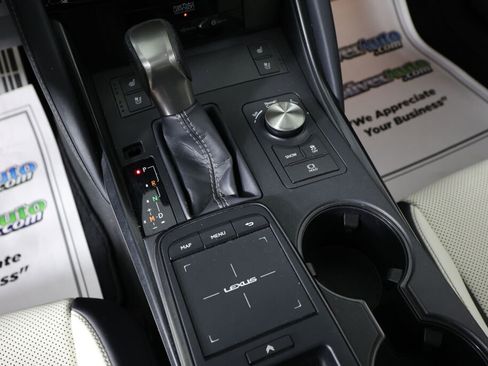 Used 2022 Lexus IS 500 RWD image 39