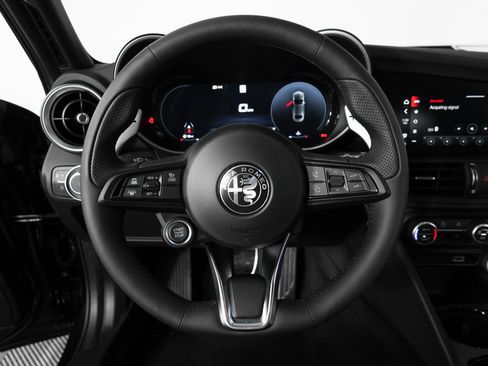New 2025 Alfa Romeo Giulia w/ Driving Assist Package image 31