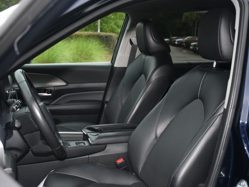 Certified 2024 Toyota Grand Highlander AWD image 11
