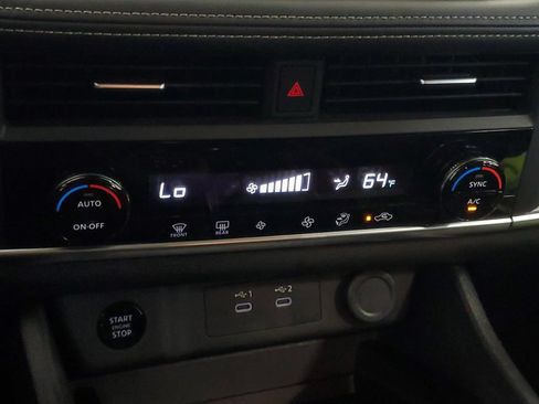 Used 2025 Nissan Rogue SV AWD/4WD image 19