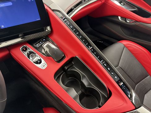 Used 2024 Chevrolet Corvette Stingray Premium Conv w/ Z51 Performance Package image 19