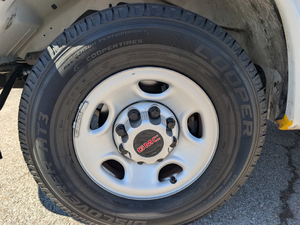 Used 2022 GMC Savana 3500 Extended w/ Driver Convenience Package RWD image 25