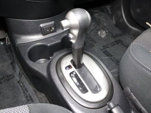 Used 2017 Nissan Versa SV w/ SV Special Edition Package image 13