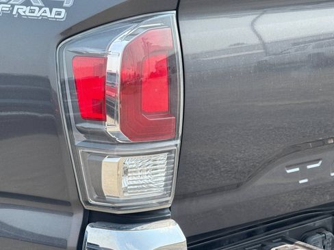 Used 2021 Toyota Tacoma TRD Off-Road AWD/4WD image 44